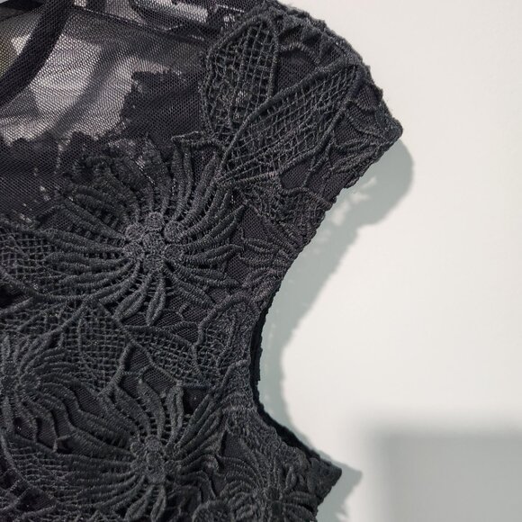 Deletta from Anthropologie Lace Navy Blue Black Cap Sleeve Blouse Top - PXS - Picture 3 of 9